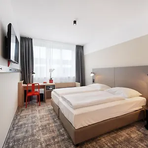 Otel Wyndham Garden Messe, Münih